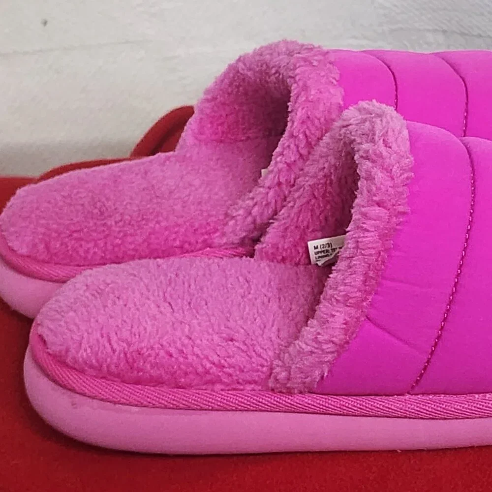Wondershop at Target Kids Pink Faux Fur Lined Cushion Charlie Slipper Size M 2-3